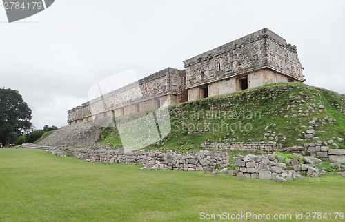 Image of mayan temple in Uxmal