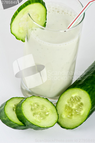 Image of green cucumber coctail