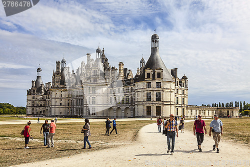 Image of Tourists at the Chambord Castle 