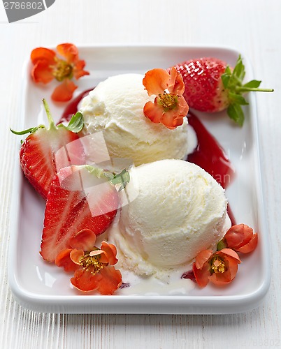 Image of Vanilla Ice Cream with fresh berries