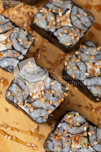 Image of sesame sushi rolls
