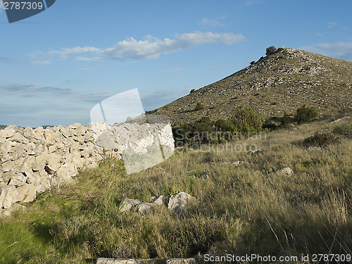 Image of wall of stones on the Island