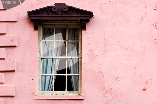 Image of WIndow on pink wall