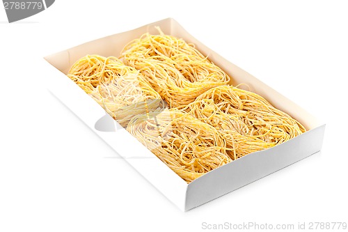 Image of uncooked egg pasta in box
