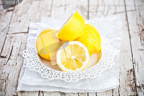 Image of fresh lemons 