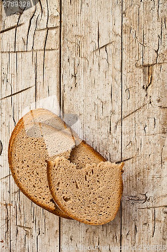 Image of slices of rye bread 