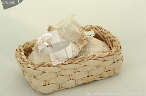 Image of garlic in a basket