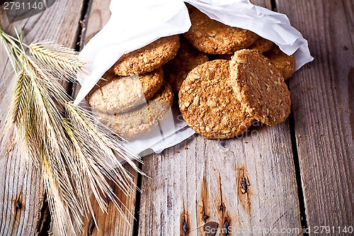 Image of crispy oat cookies and ears