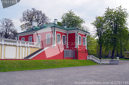 Image of Kadriorg Palace in Tallinn, outdoor shot