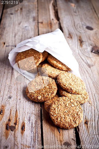 Image of fresh crispy oat cookies