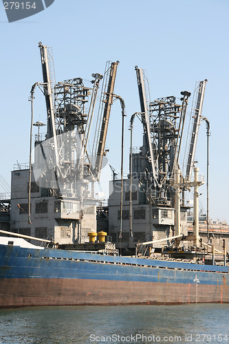 Image of ship loading equipment 2