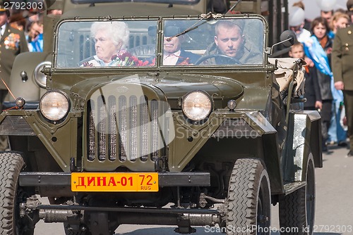 Image of Veterans of World War 2 on parade