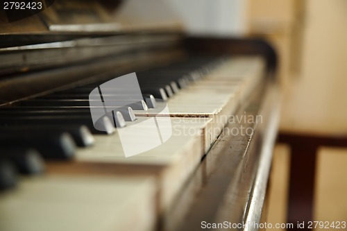 Image of Old Piano