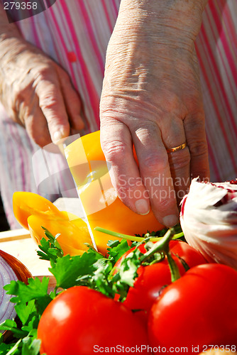 Image of Cutting vegetables