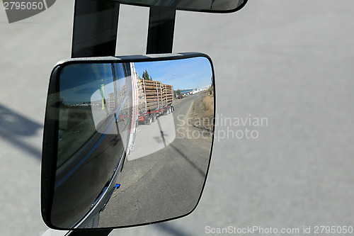 Image of Timber Trailer on Volvo FH16 750 Side Mirror