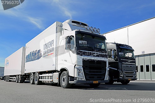 Image of Volvo FH 500 and Volvo FH16 750 Wood Pro Trucks