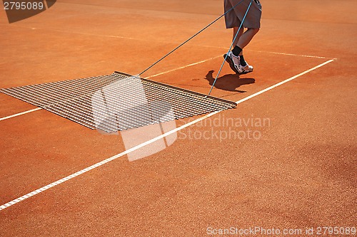 Image of Aligning tennis court
