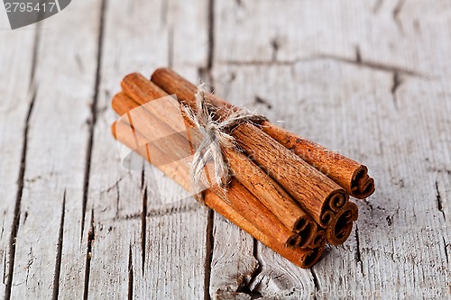 Image of stack of cinnamon sticks
