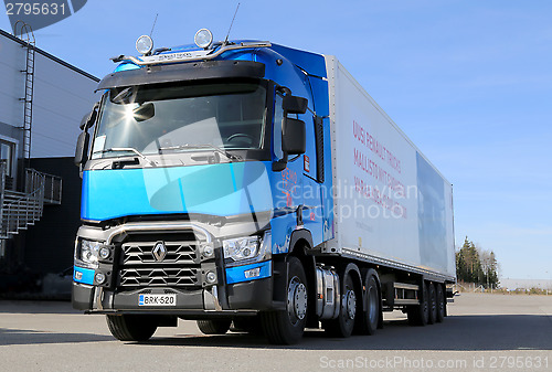 Image of Blue Renault T460 Truck for Long Haul