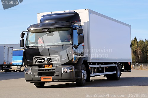 Image of Renault Range D Truck on a Test Drive