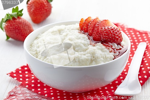 Image of Bowl of rice flakes porridge