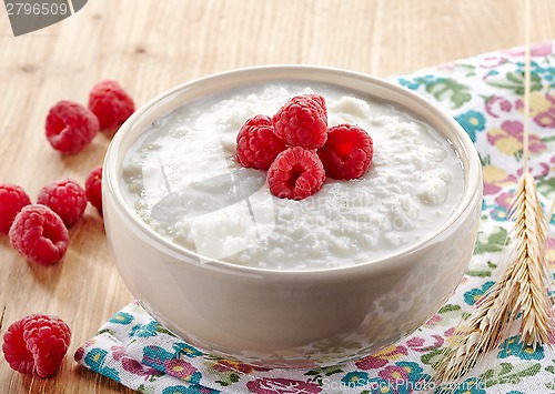 Image of Bowl of rice flakes porridge