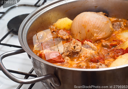 Image of beef stew in the pot