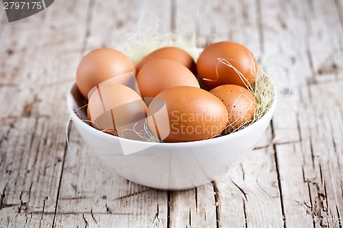 Image of fresh eggs in a bowl