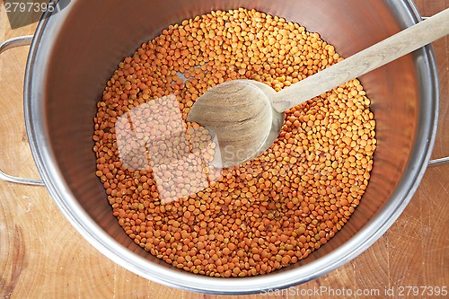 Image of red lentils in a pot