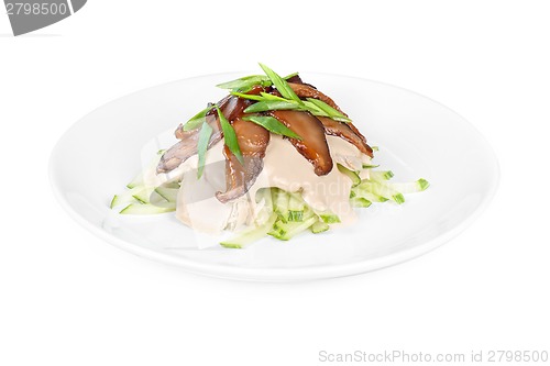 Image of salad of chicken, mushrooms and vegetables