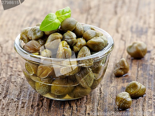 Image of bowl of capers 