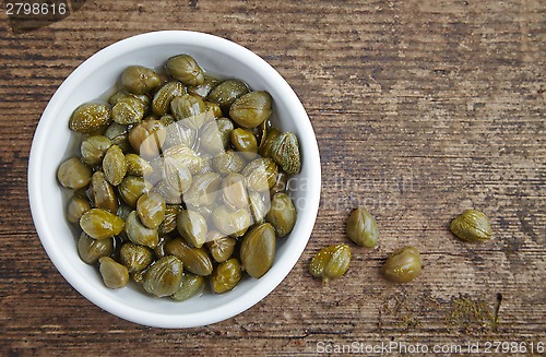 Image of bowl of capers 