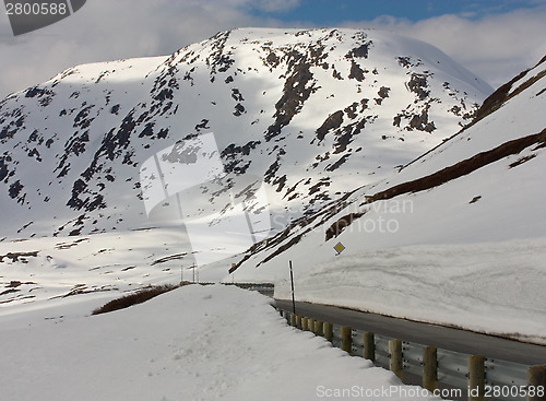 Image of Snowy road