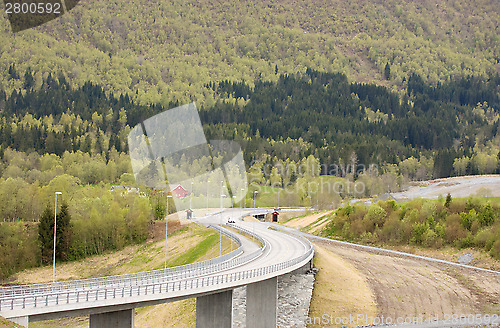 Image of Curvy road