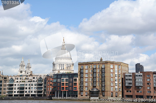 Image of St Paul's Cathedral and other architecture along the north bank 