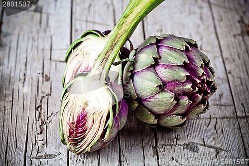 Image of fresh artichokes 