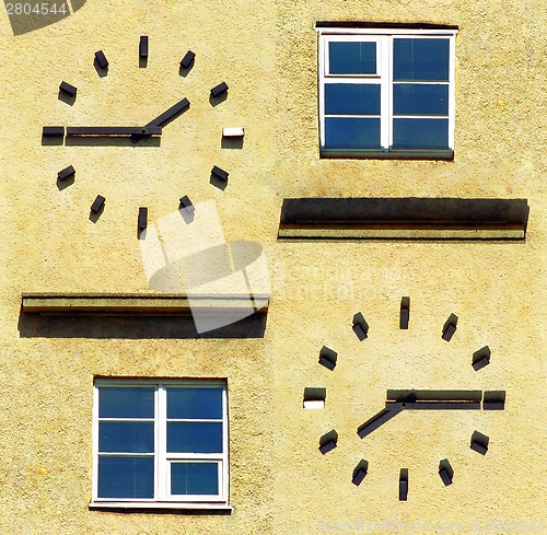 Image of Symetrical clocks