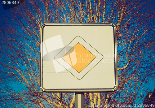 Image of Retro look Right of way