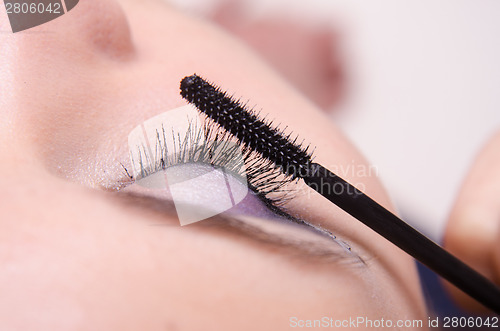 Image of Increasing the size of eyelashes mascara