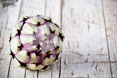 Image of fresh artichoke 