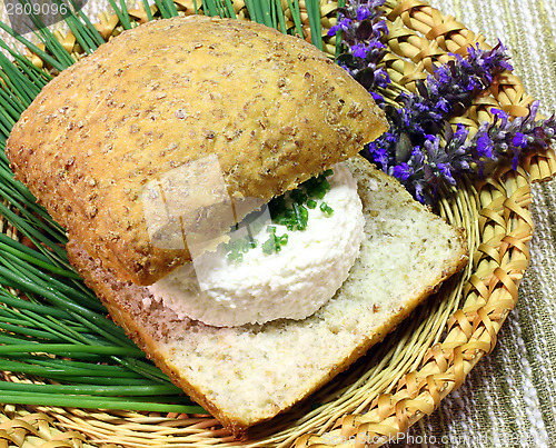 Image of Wheat bread with cottage cheese