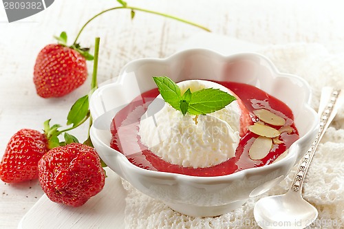 Image of Strawberry soup with Ice cream