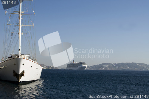 Image of yacht and cruise ship