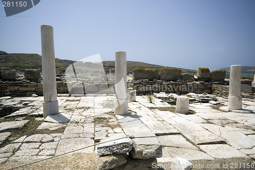 Image of the oikos and the colossus of the naxians delos island