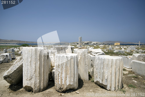 Image of the oikos and the colossus of the naxians delos island