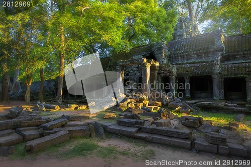 Image of Sunrise over Ta Phrom