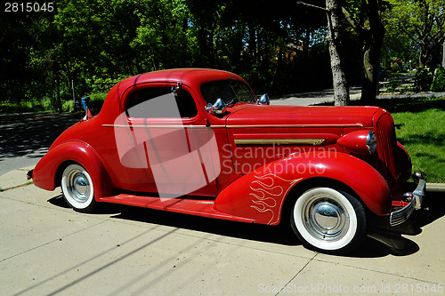 Image of Vintage red car.