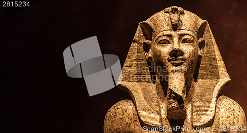 Image of Pharaoh statue