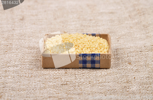 Image of Couscous on linen