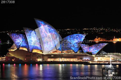 Image of Sydney Opera House illuminated in visual colour Vivid Sydney